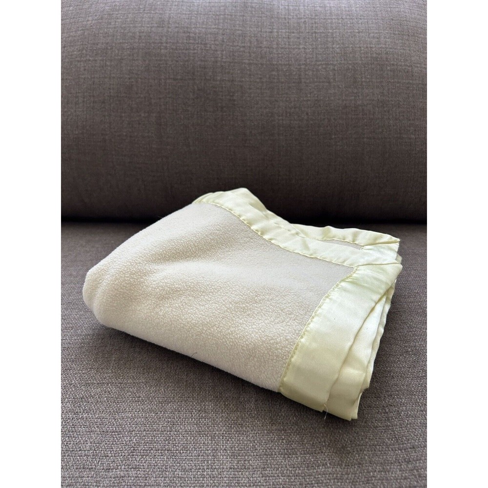 Vintage Baby Blanket Satin Trim Yellow 36” X 42” Koala Baby 1996 Geoffrey Inc